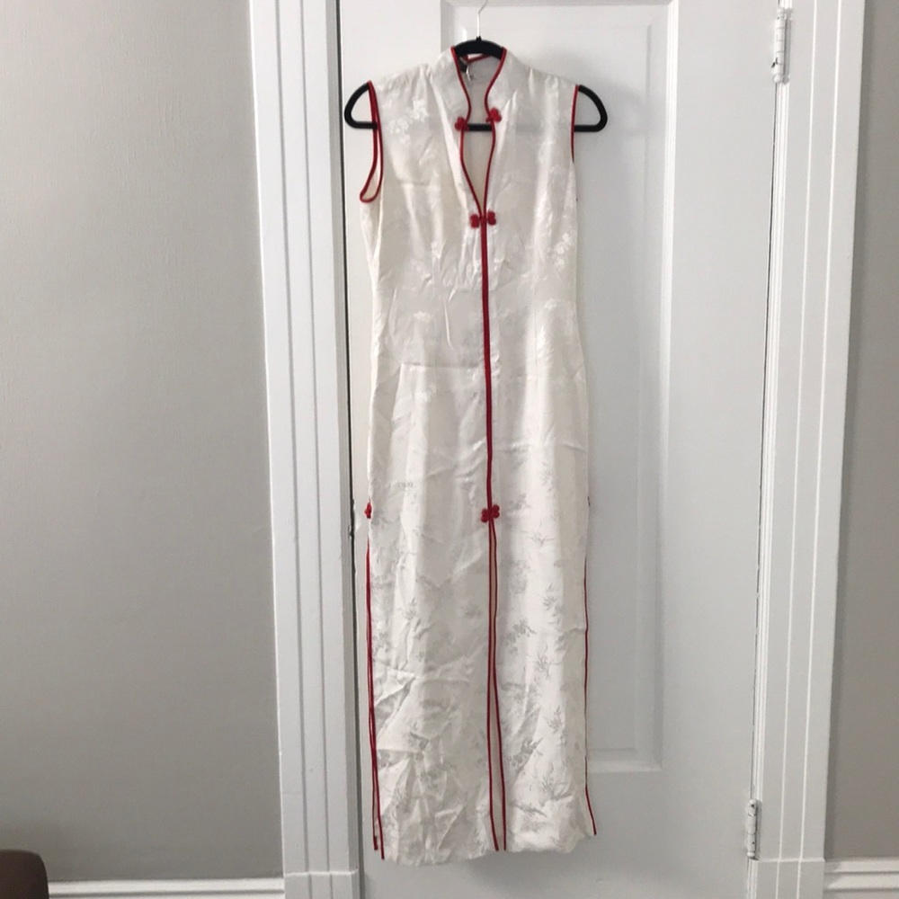 Beautiful Mandarin collar silk dress.